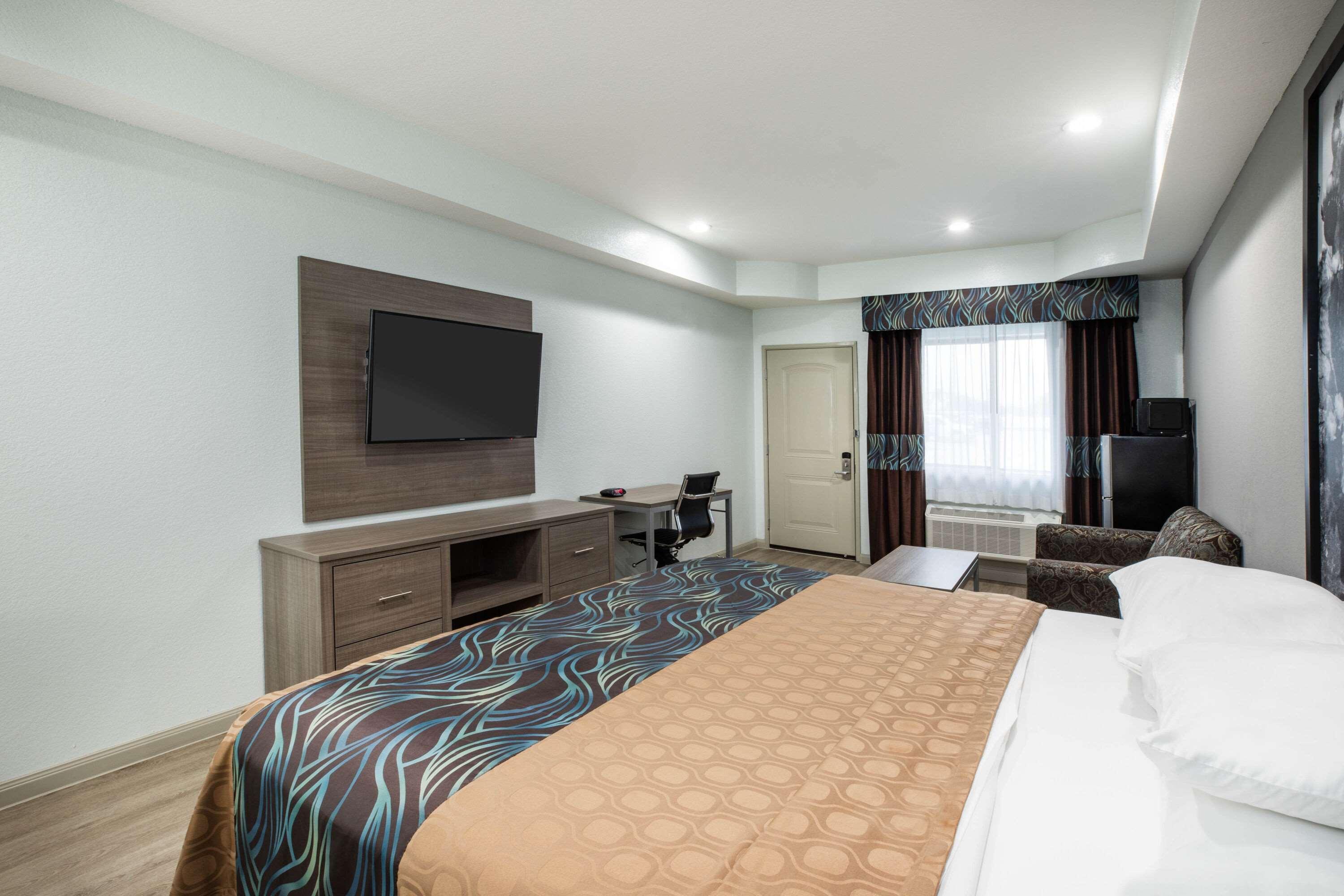 Super 8 By Wyndham Humble Houston Fallcreek Exterior photo