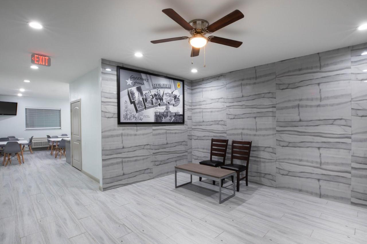 Super 8 By Wyndham Humble Houston Fallcreek Exterior photo